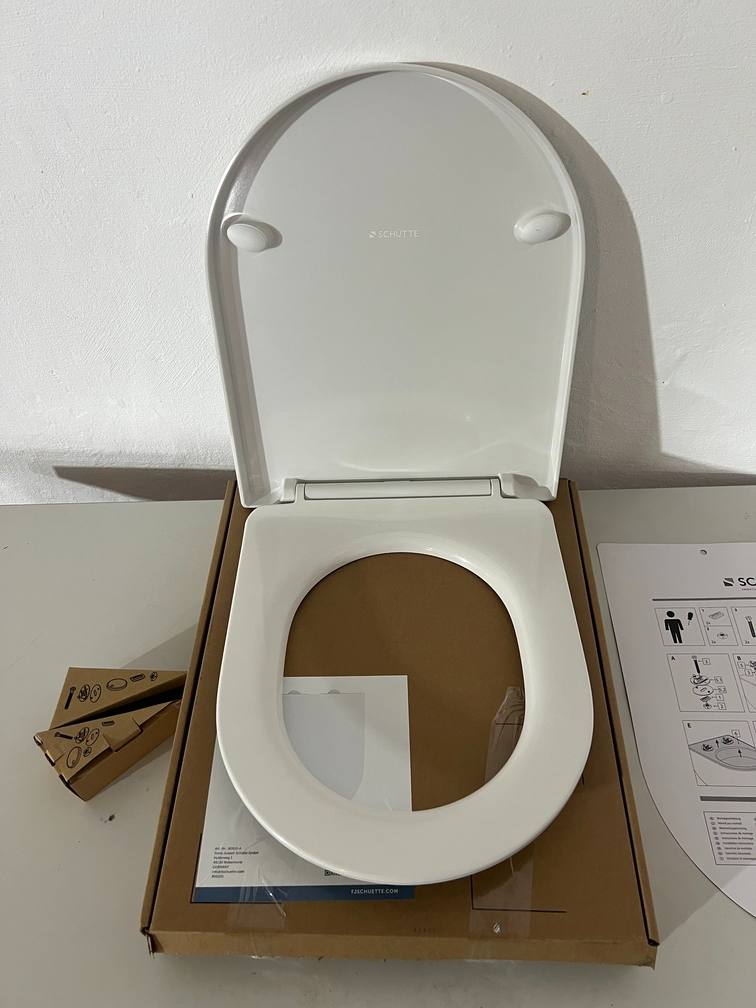 Capac WC SCHÜTTE D-Shape cu închidere lentă Soft Close, Duroplast, alb